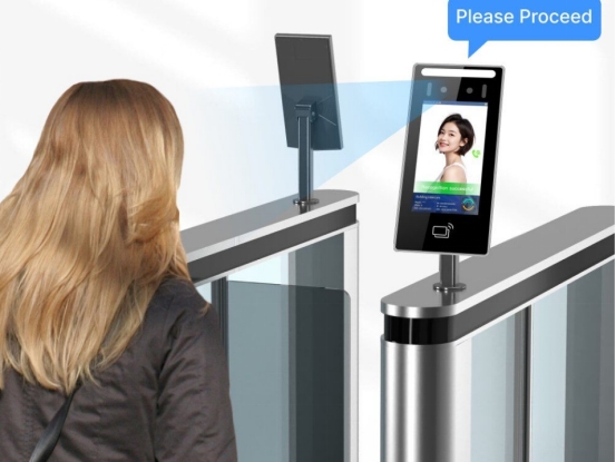 The WO523M is an advanced 5-inch SIP video intercom and high-capacity face recognition terminal designed for secure and versatile access control